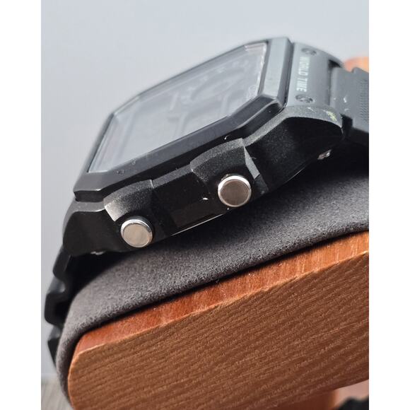 Casio AE-1200WH “Casio Royale” World Time – 10-Year Battery, Excellent Condition - Picture 8 of 11